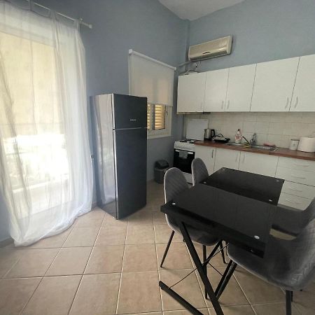 Nikea Apartment Near Piraeus Port And Metro St II ภายนอก รูปภาพ
